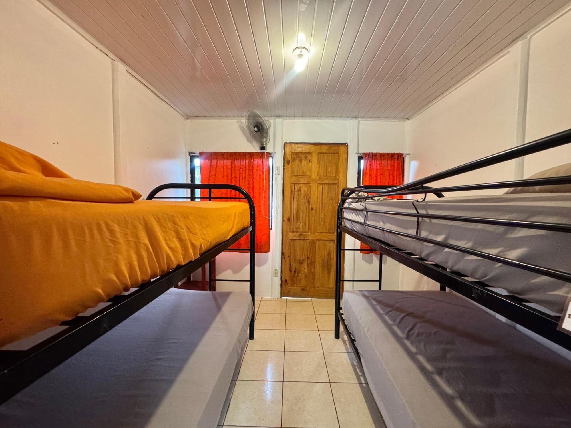 Kalunay Hostel Puerto Viejo de Talamanca Eksteriør billede